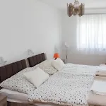 Apartment Fausztland *