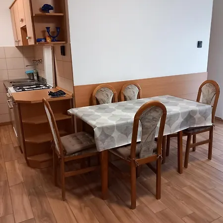 Fausztland Apartament *