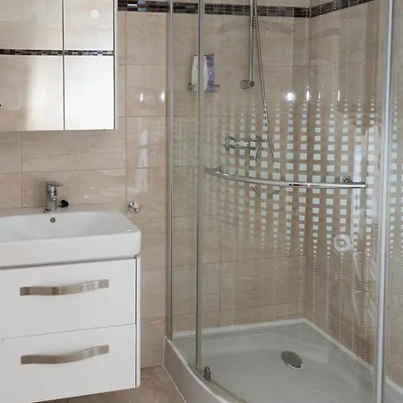 Fausztland Apartment Zamardi