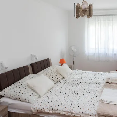Apartment Fausztland *