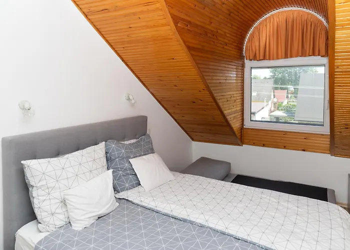 アパート Fausztland