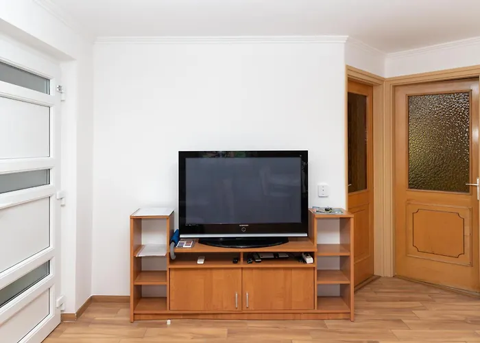 Fausztland アパート Zamárdi